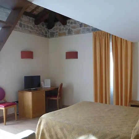 99 Cannelle 3* LʼAquila