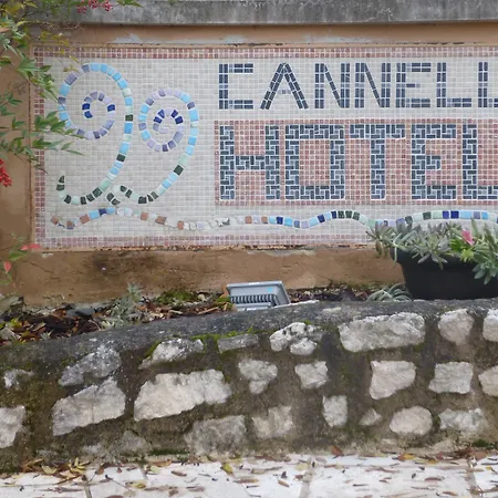 Otel 99 Cannelle LʼAquila