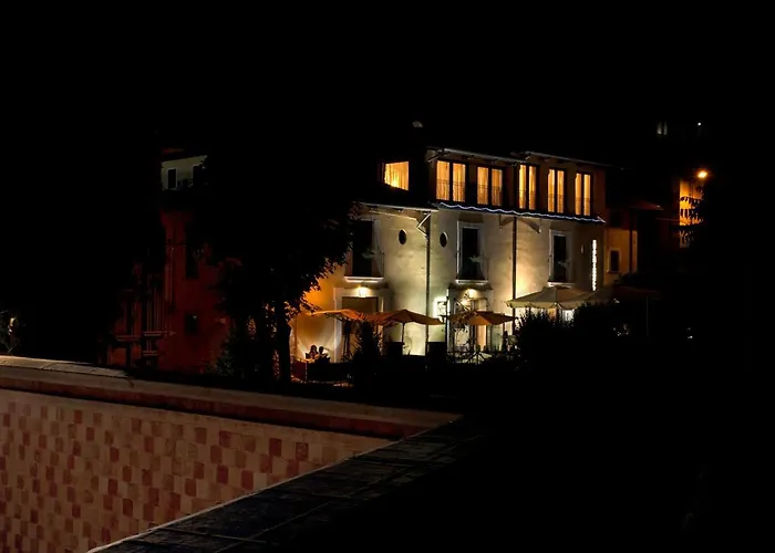 99 Cannelle 3* LʼAquila