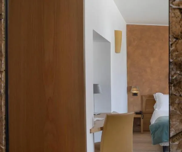 99 Cannelle 3* LʼAquila